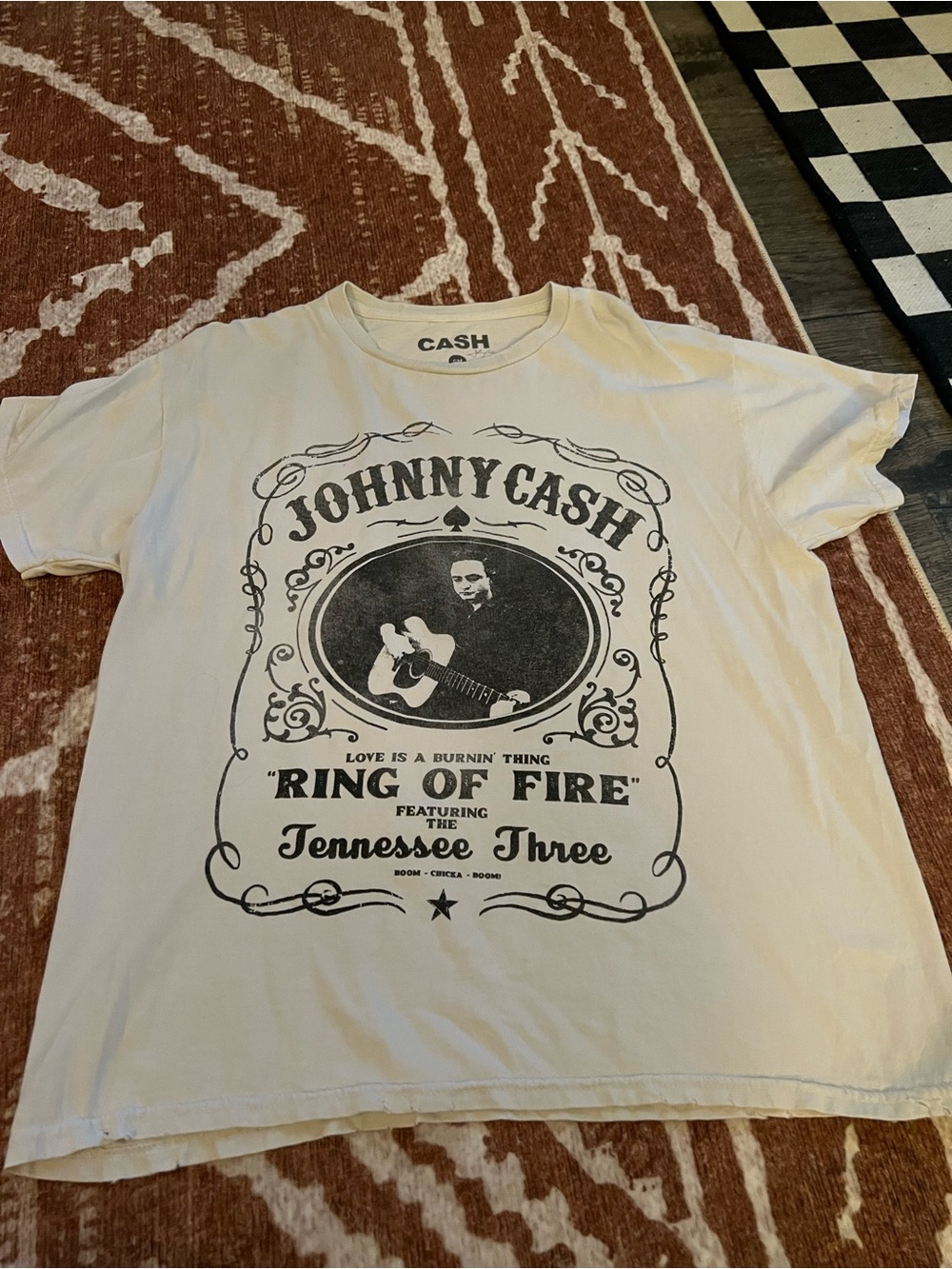 Ash White Johnny Cash 'Ring of Fire' Graphic Tee